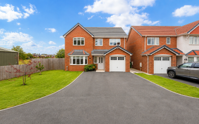 Maes Glyndwr, Wrexham, LL11